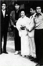 眞山美保 国立劇場「江戸城総攻」の上演を記念して半蔵門へ(片岡孝夫、中村吉右衛門、眞山美保、市川猿之助、市川染五郎)