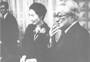 永年の地方公演活動の貢献に対して、眞山美保が第七回菊池寛賞を受賞